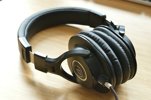 Are audiophile headphoens good for gaming