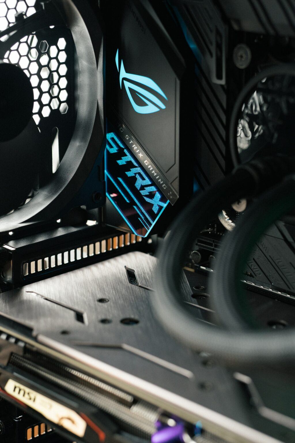 How Much Power Does A Motherboard Use